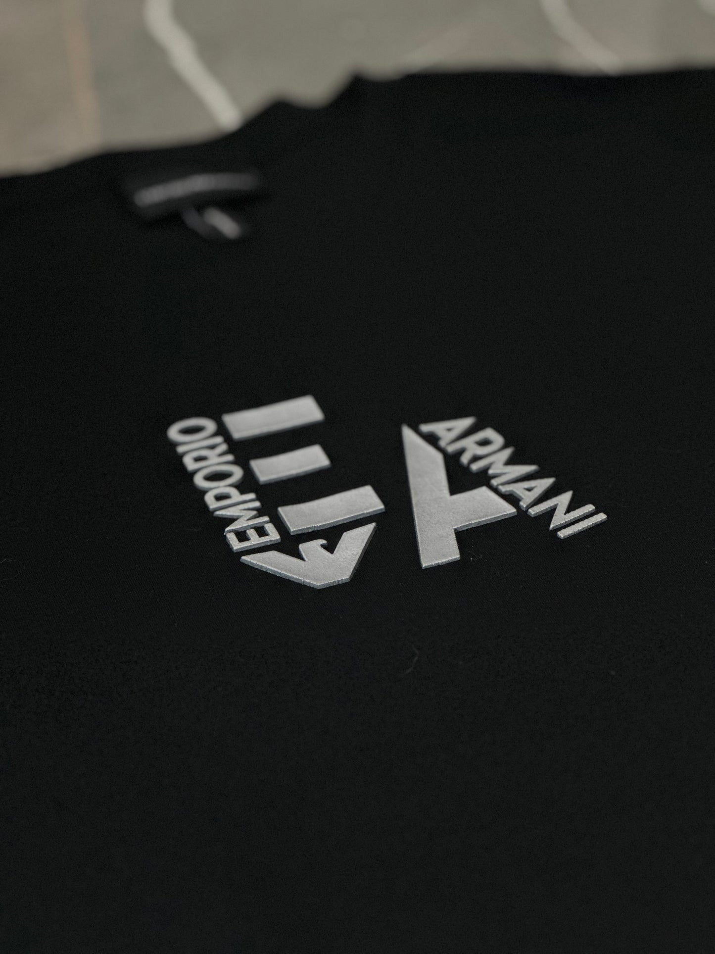 T-SHIRT E A