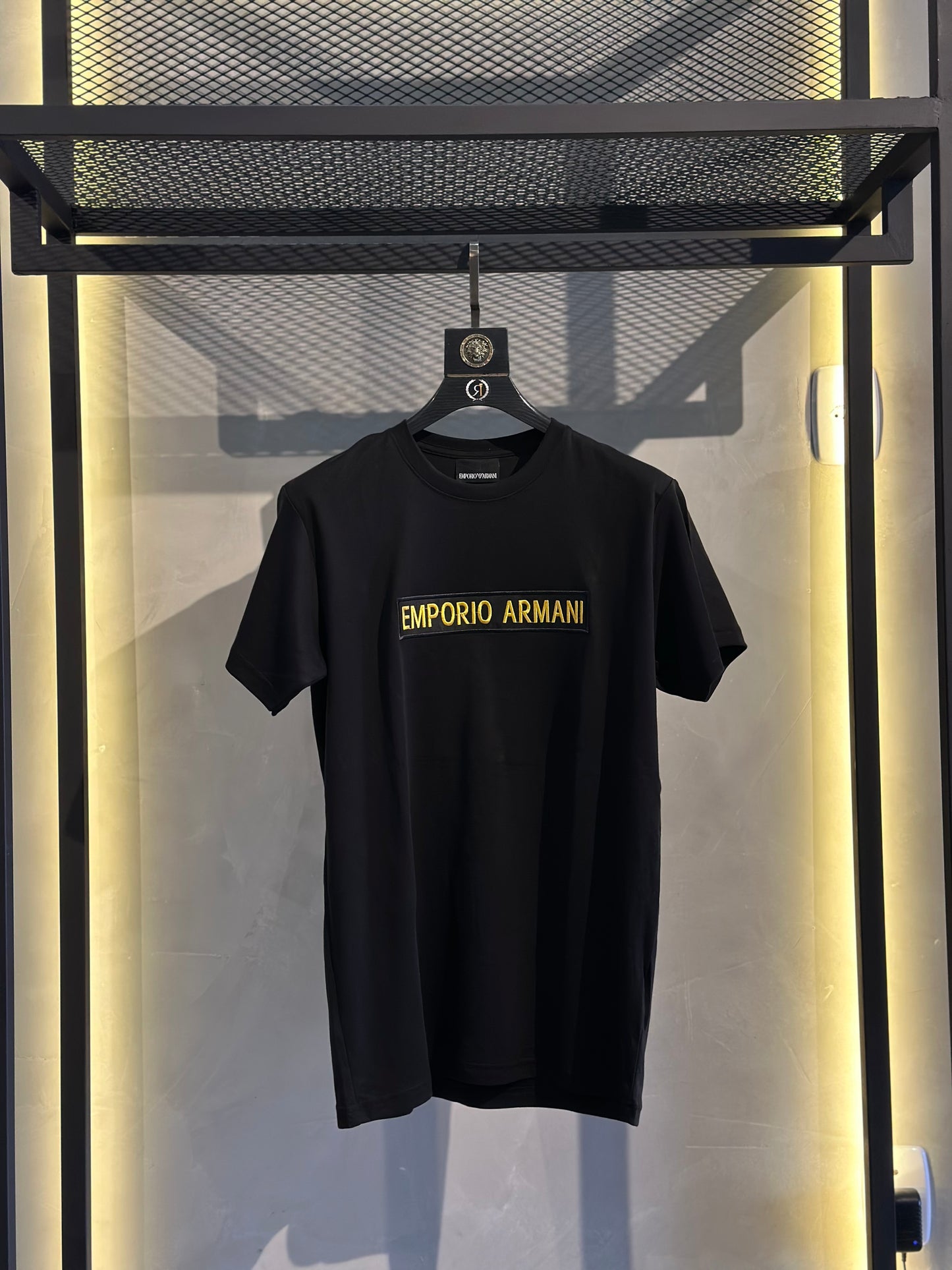 T-SHIRT E A