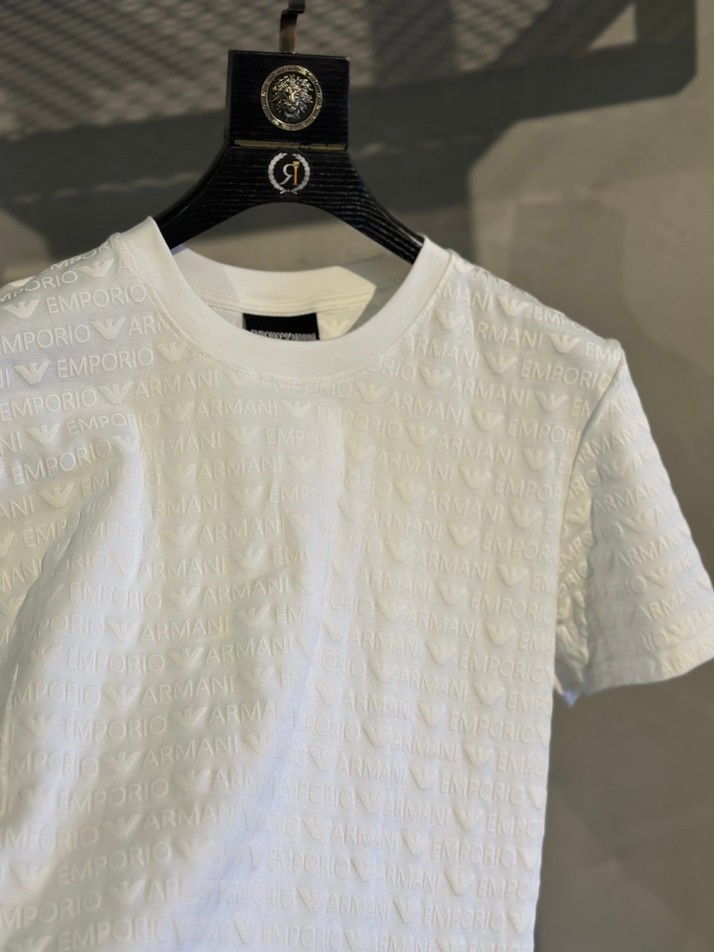 T-shirt E A