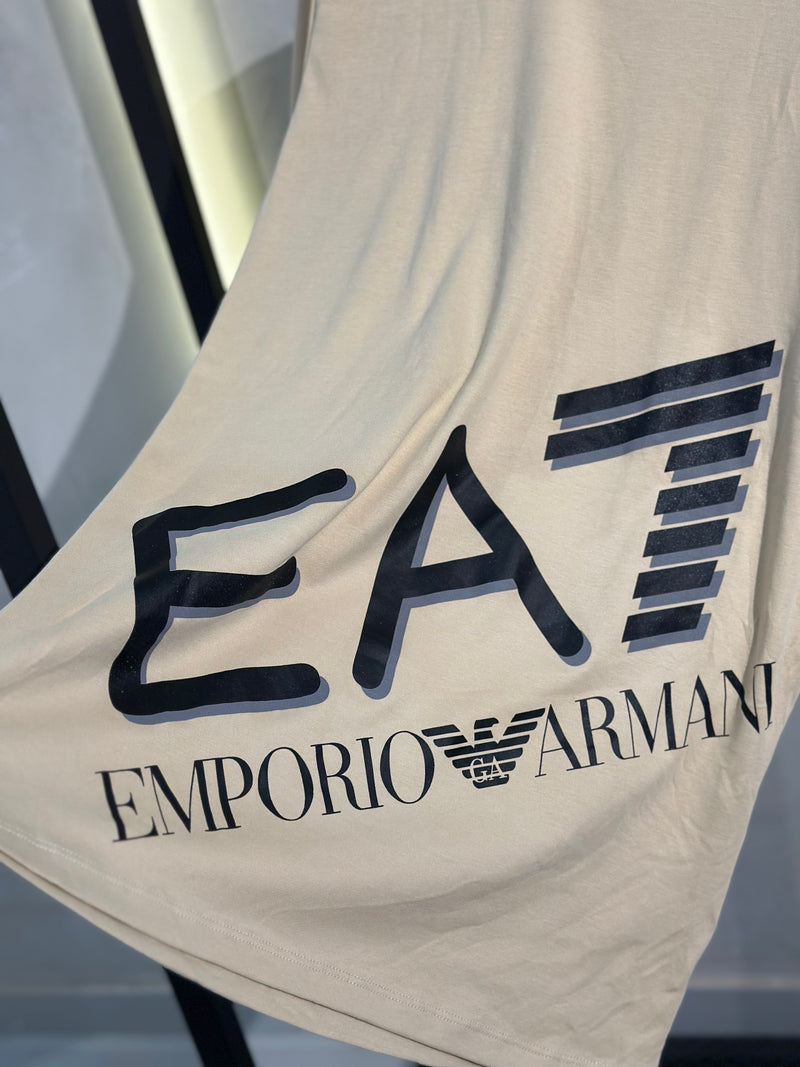 T-shirt E A