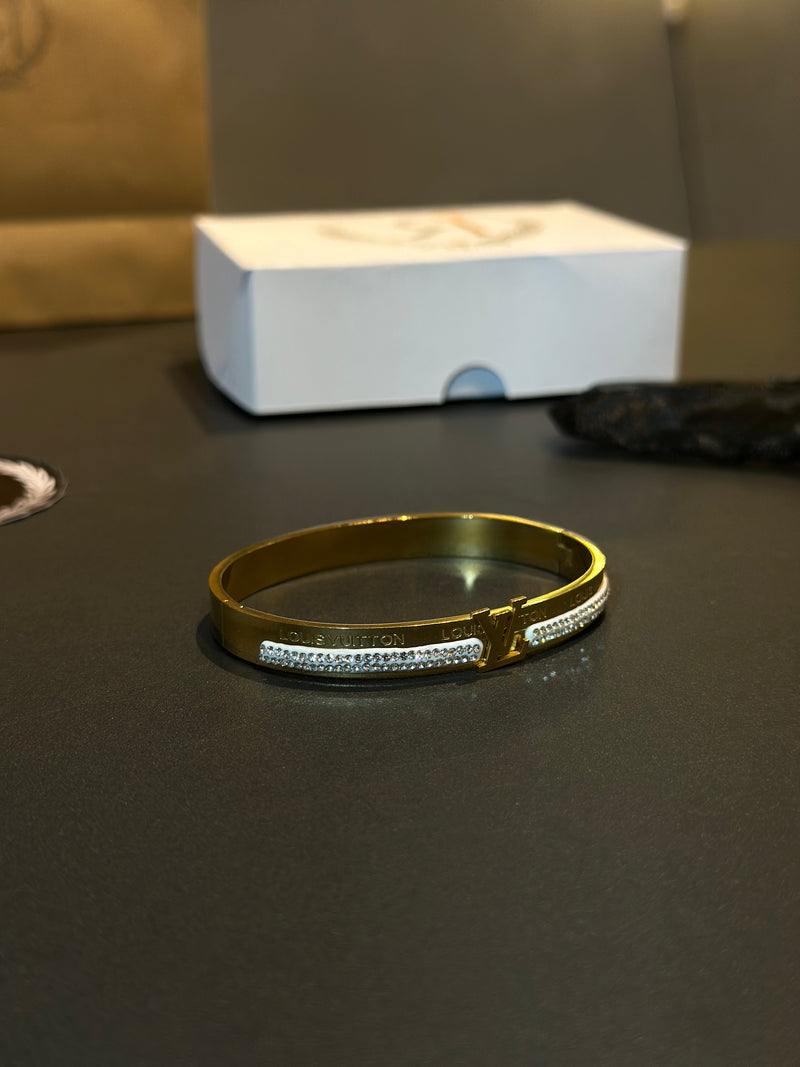 Bracelete L V