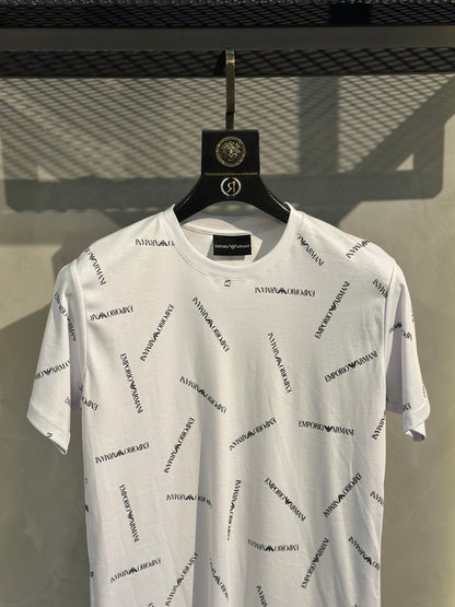 T-shirt E A