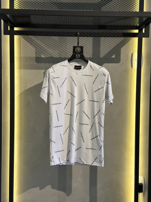 T-shirt E A