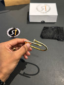 Bracelete modelo prego